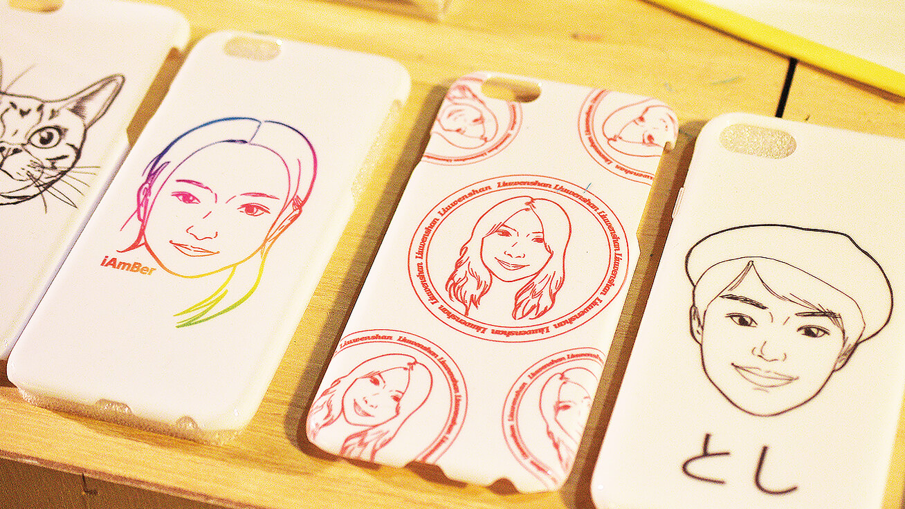 Smartphone cases printed with portraits were immensely popular at Pop Up Asia Taipei