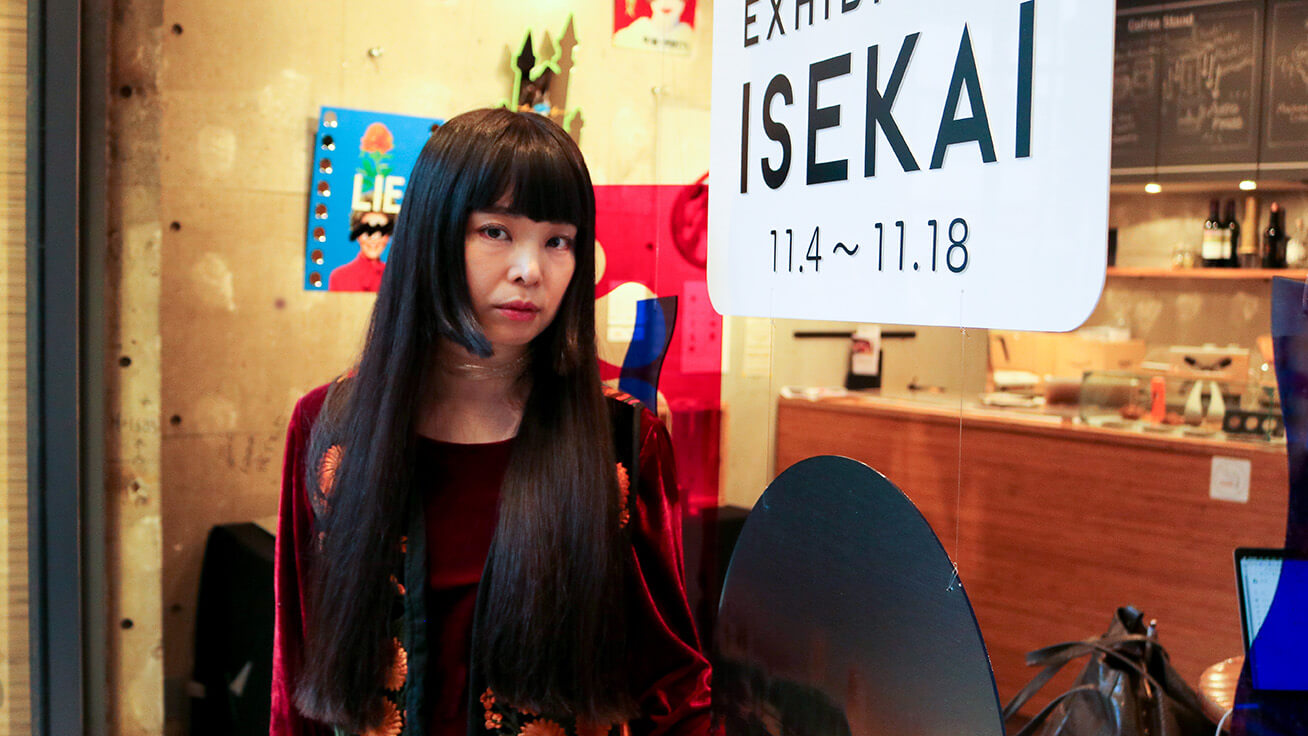 Accessory brand High-Me TOKYO director and designer KAE, who works with acrylic resins
