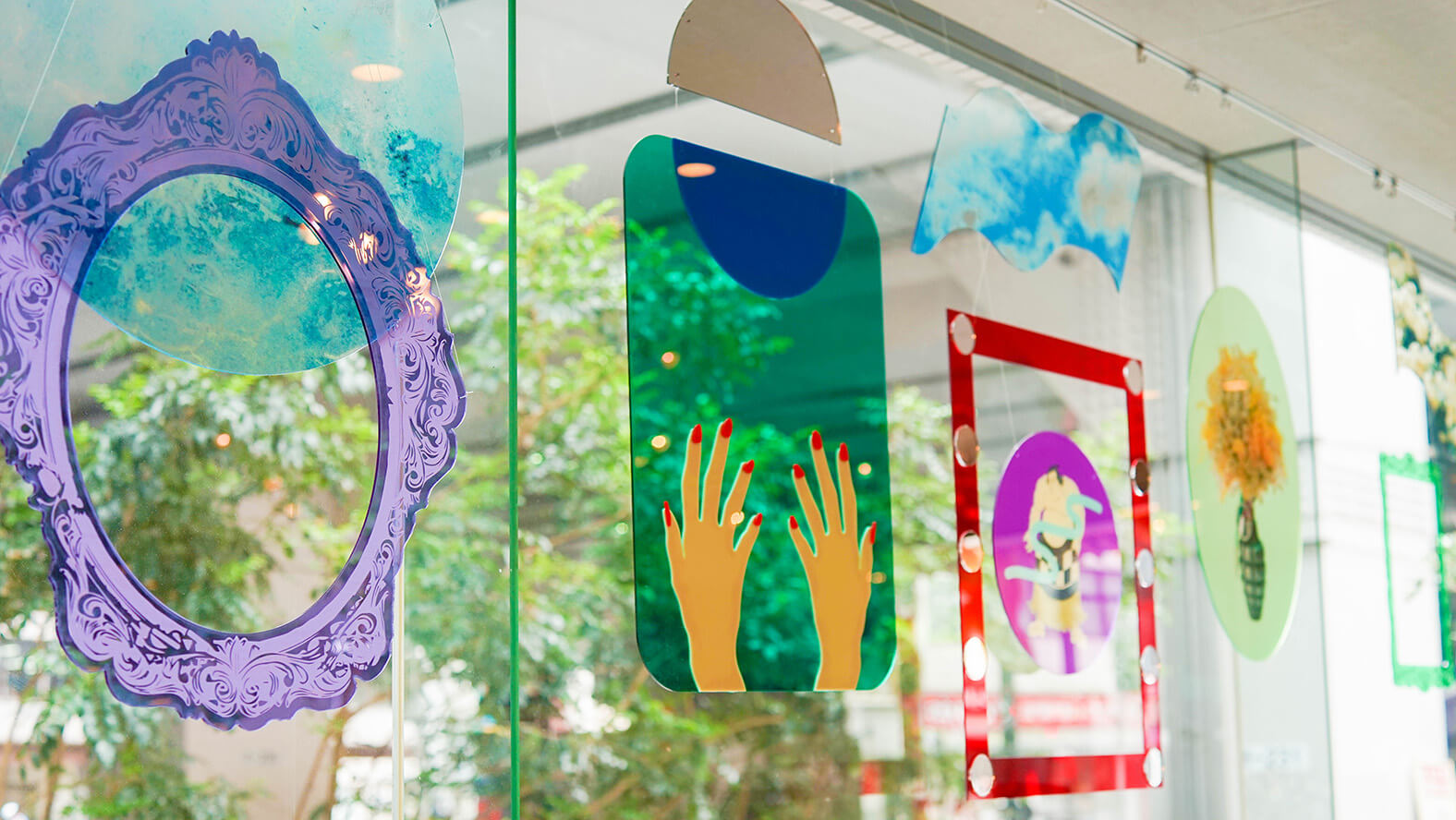 FabCafe Tokyoに展示されたKAEさんのアクリルを使った作品