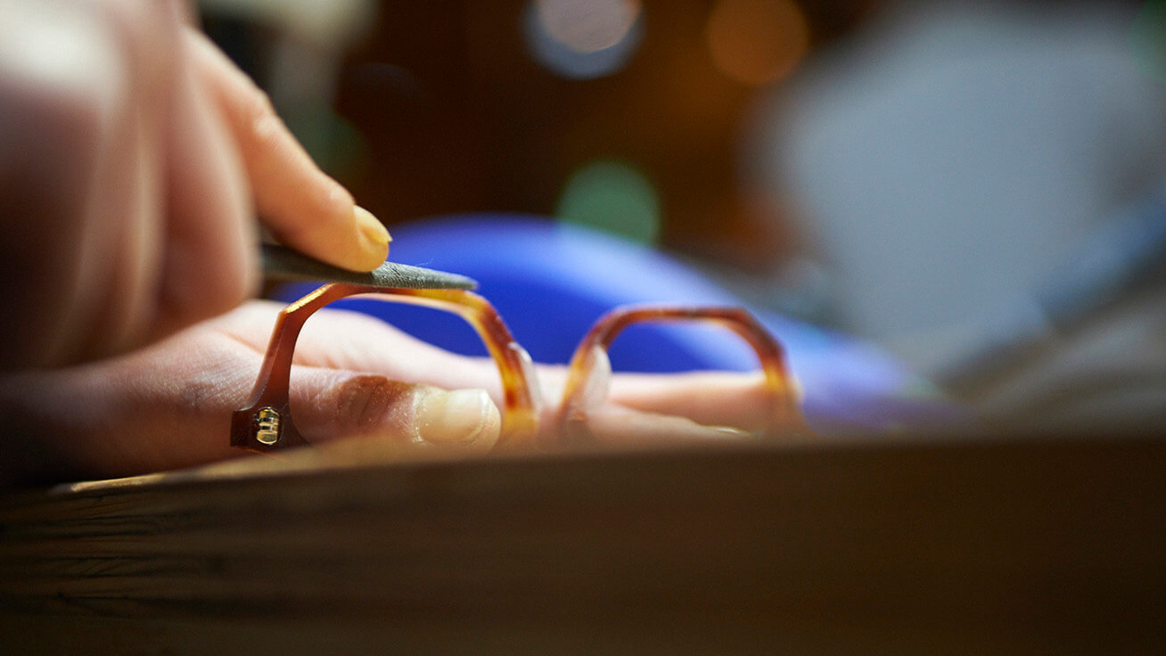 Frames are finished perfectly by artisans.