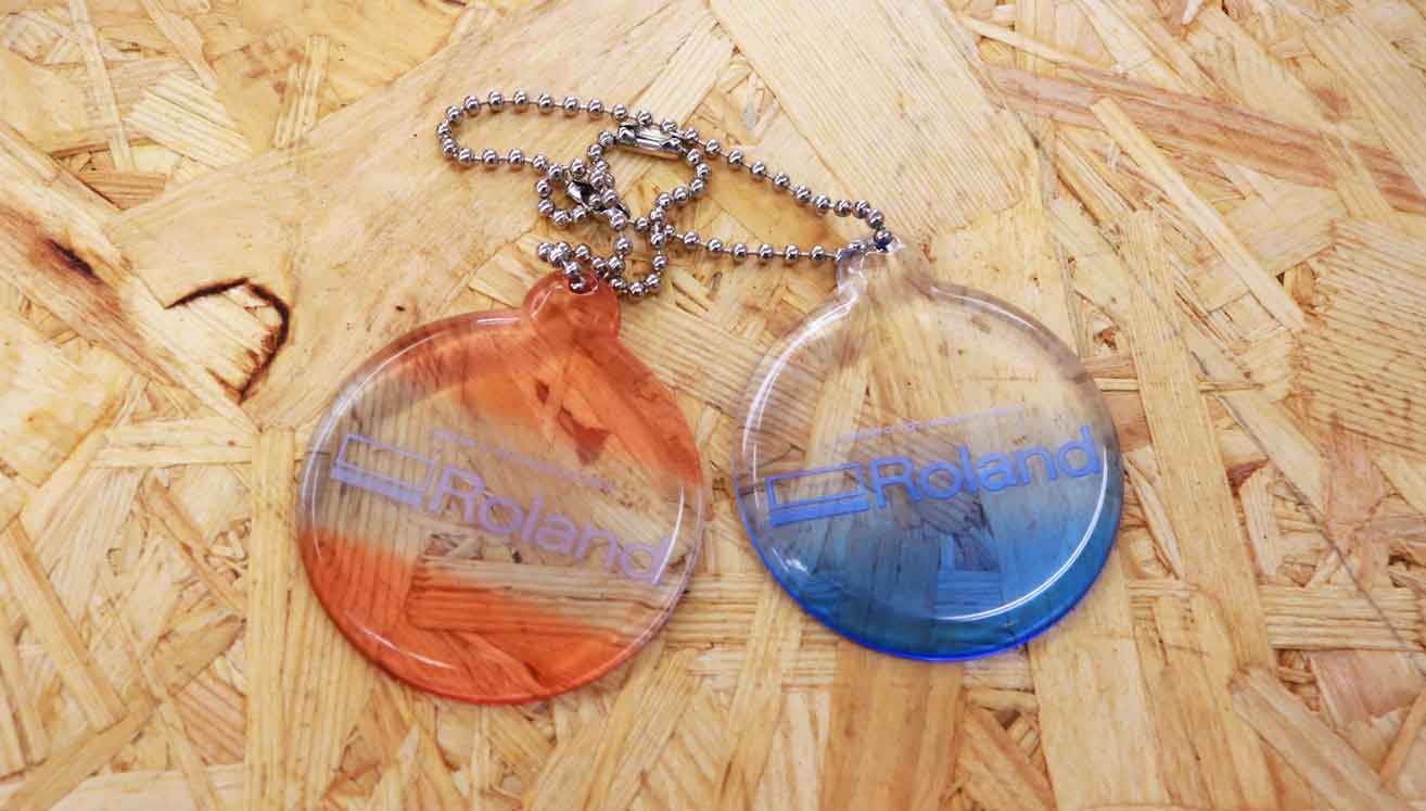 Transparent key chains can be dyed with stunning results.