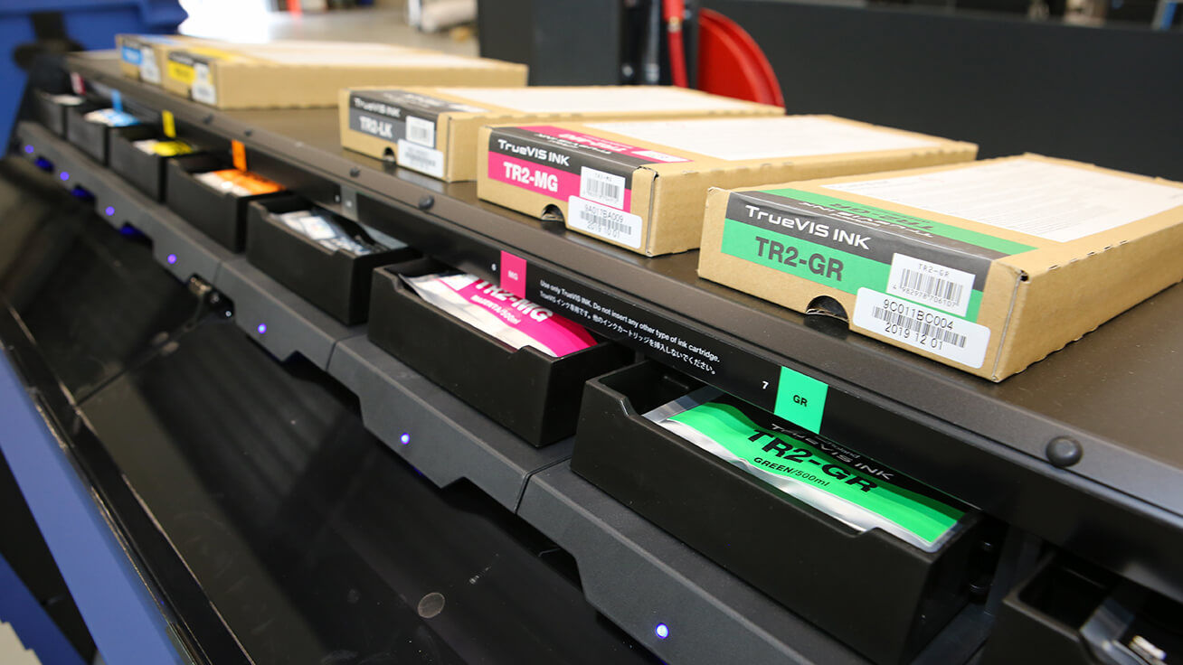 Motocross Graphics Expert Road-Tests New Roland DG TrueVIS VF2-640 with ...