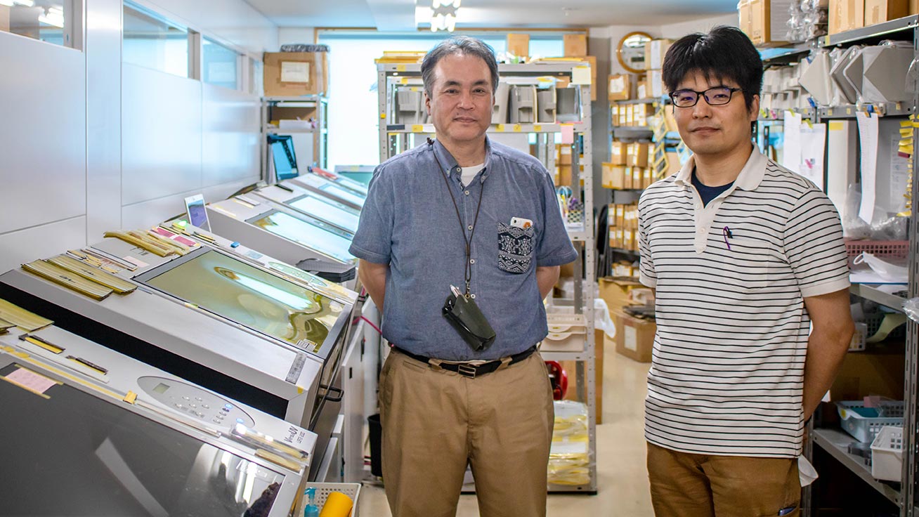 有限会社シーガル代表の江川省吾さん（左）と第二製造部主任の井上徹さん（右）