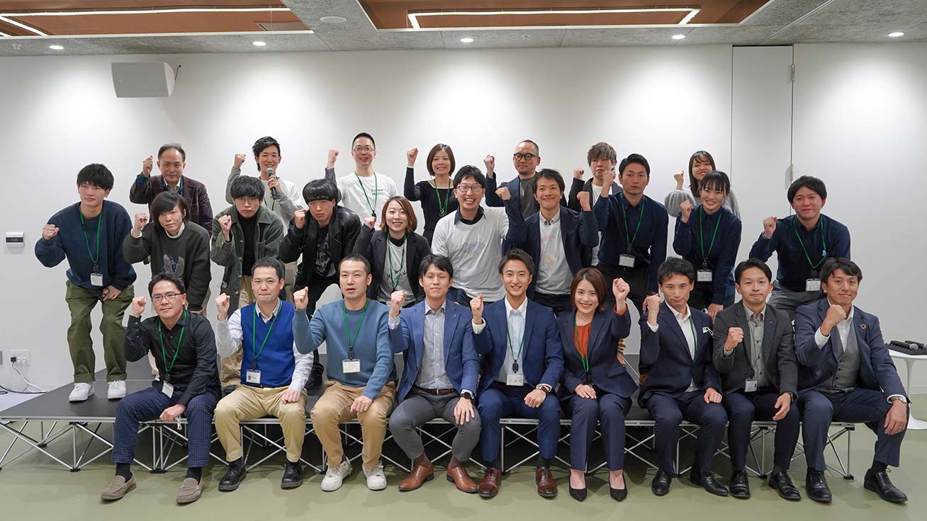 Six teams participated in the program: F.C.C., Yutaka Giken Co., Ltd., Hamamatsu Iwata Shinkin Bank, Shizuoka University, and Roland DG.