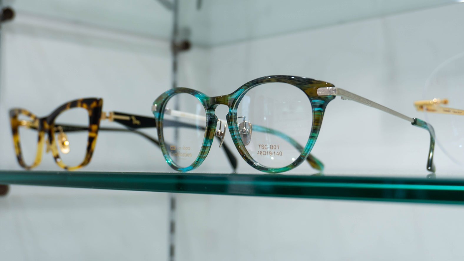 Custom-made eyeglasses by JUN GINZA