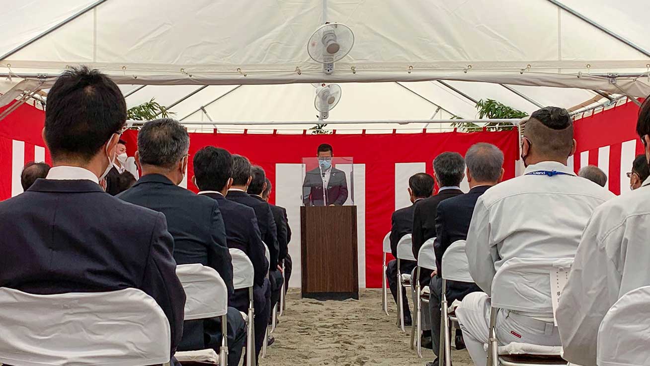 President Tanabe greeted guests at the ceremony.