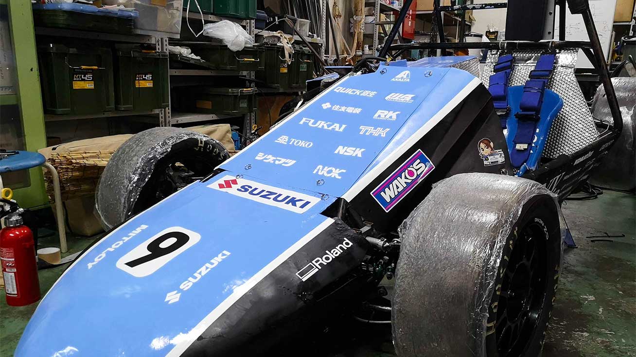 The racing car built by students at The University of Tokyo Faculty of Engineering workshop.