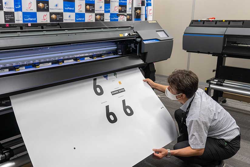 Producing racing car stickers with the TrueVIS VG3-640 wide-format inkjet printer/cutter