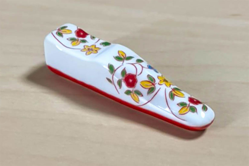 Novelty chopstick stand produced by 224porcelain for a Nishi Kyushu Shinkansen test ride event.