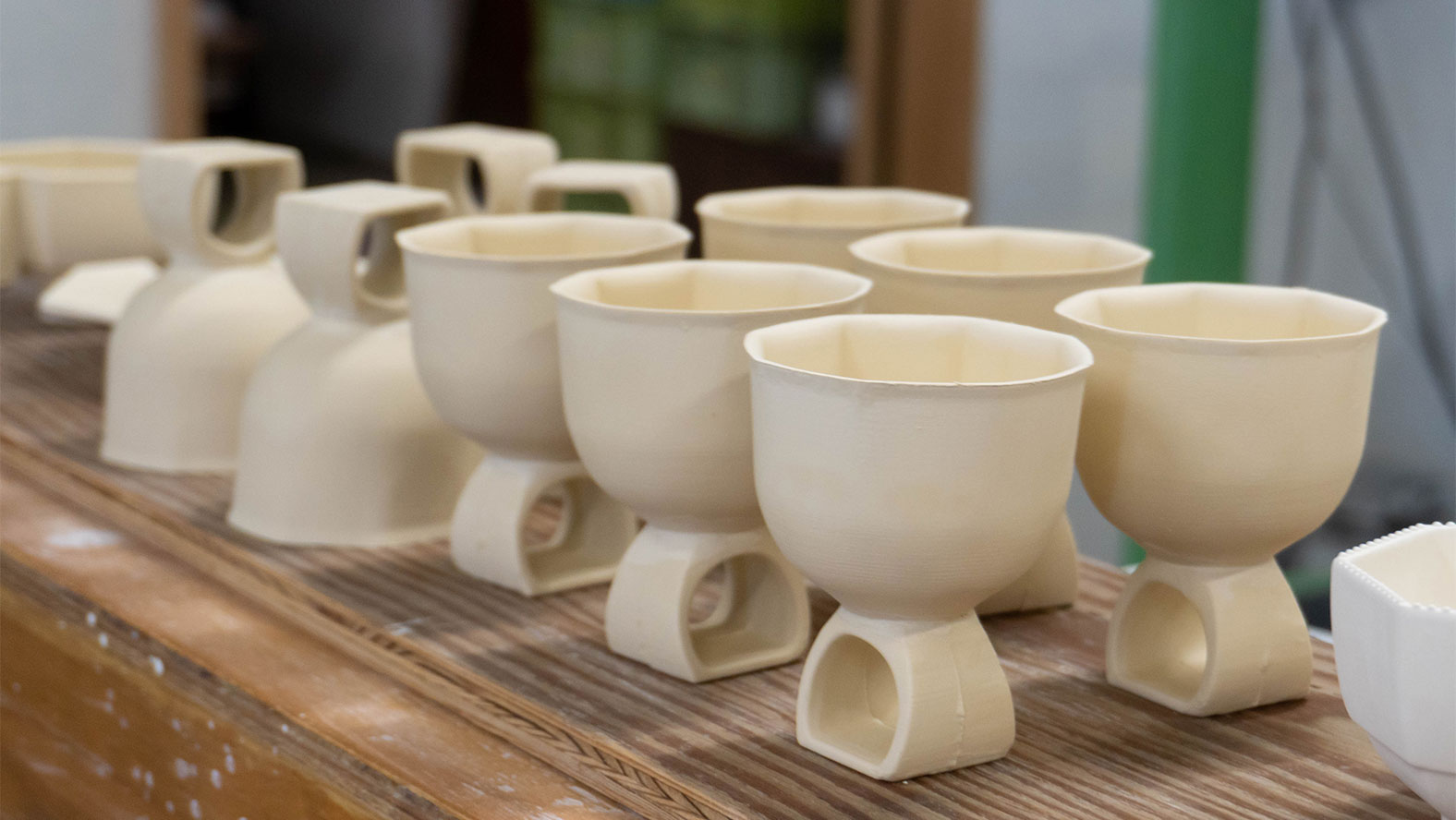 The 224porcelain’s sake serving set before it is fired