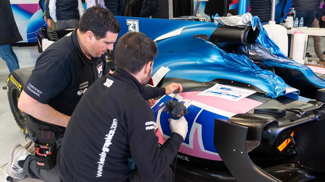 A live Alpine F1 vehicle wrapping