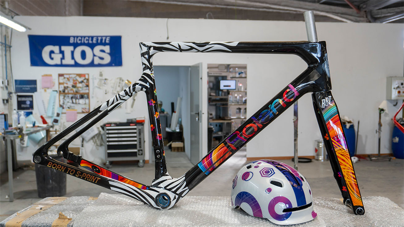 A special custom bike employing Roland DG Technology