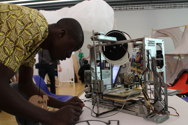 3D printer made from e-waste